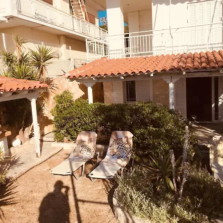 Апартаменты На Берегу Моря, Со Своим Пляжем И Двором Apartment *